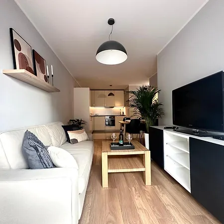 Apartament Dmowskiego 19c- Self Check-in 20h ~ Lift *